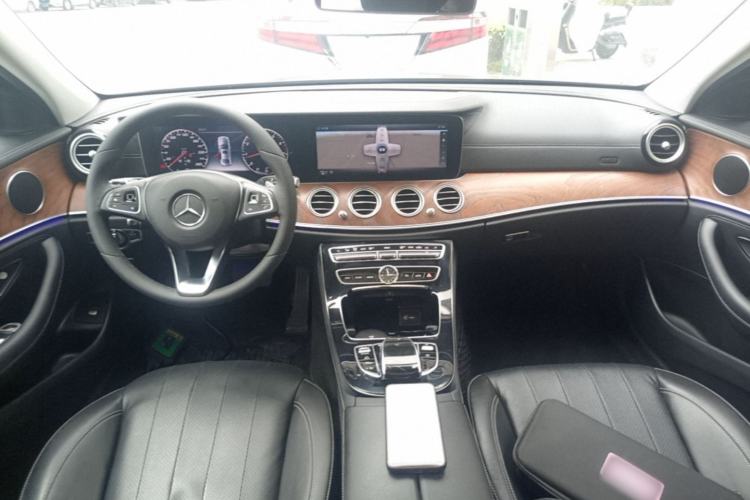 Used Mercedes-Benz E-Class 2016 E 200 L Center Console