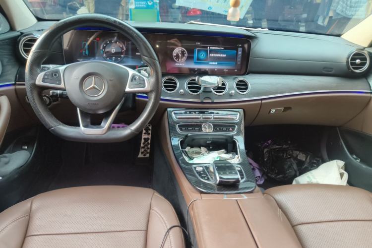 Used Mercedes-Benz E-Class 2016 E 200 L Sport Edition Center Console