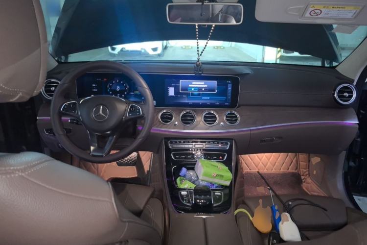 Used Mercedes-Benz E-Class 2016 E 200 L Center Console
