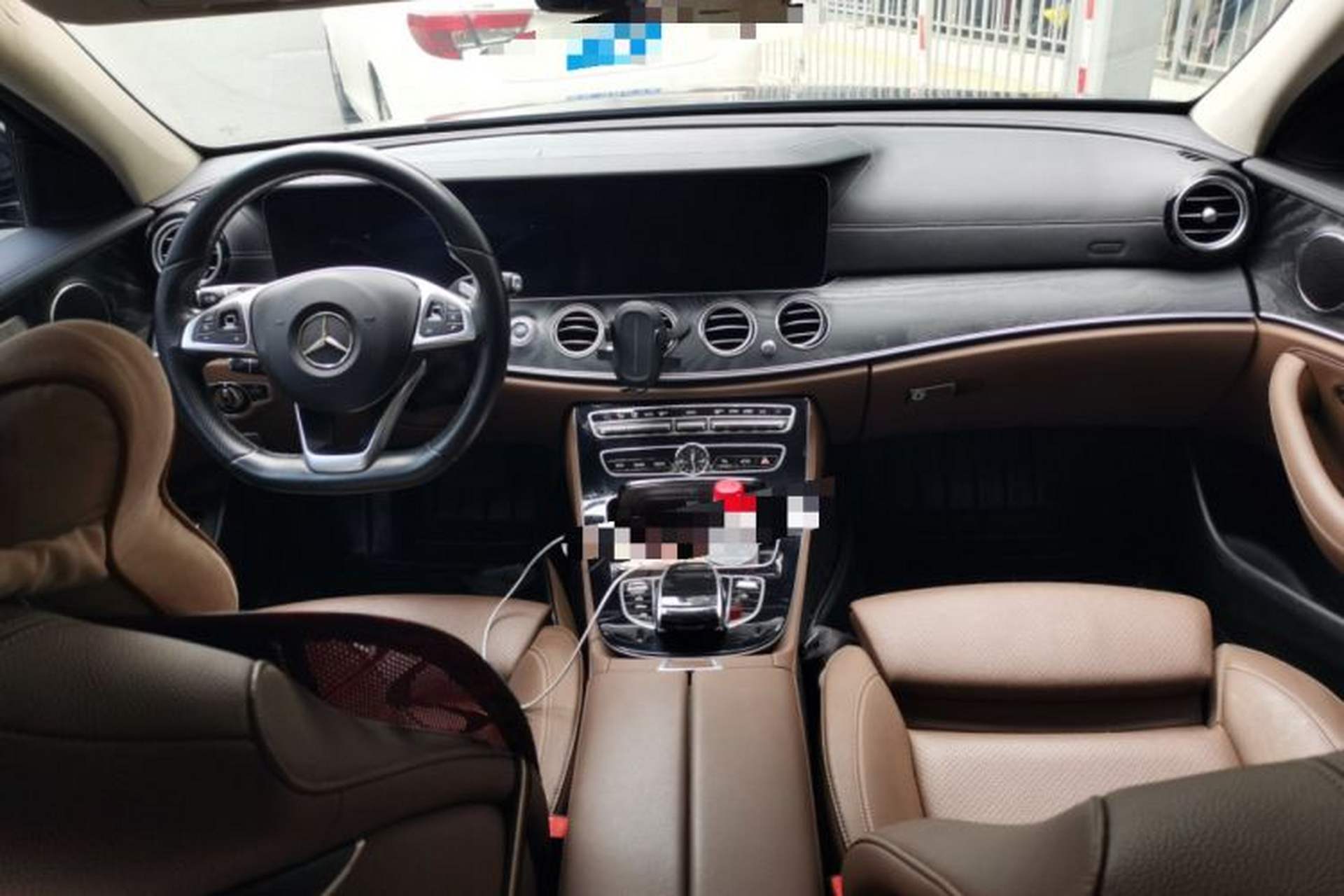 Used Mercedes-Benz E-Class 2016 E 200 L Sport Edition Center Console