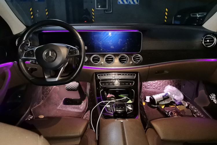 Used Mercedes-Benz E-Class 2016 E 200 L Center Console