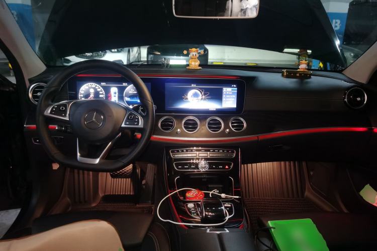 Used Mercedes-Benz E-Class 2016 E 200 L Sport Edition Center Console