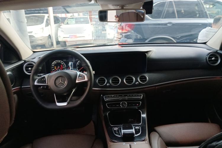 Used Mercedes-Benz E-Class 2016 E 200 L Sport Edition Center Console