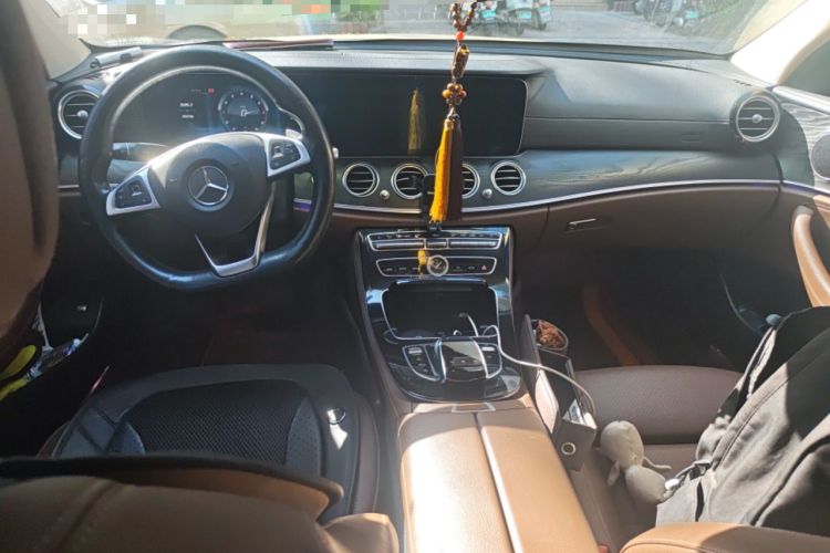 Used Mercedes-Benz E-Class 2016 E 200 L Sport Edition Center Console