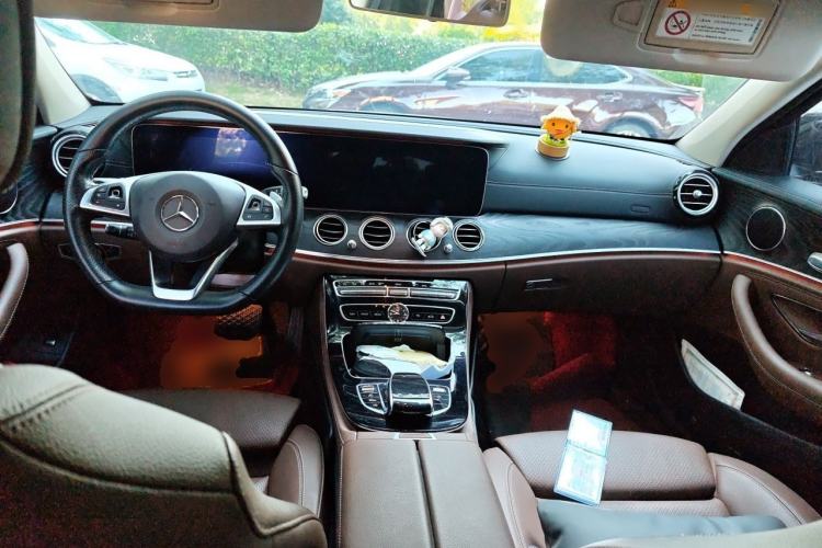 Used Mercedes-Benz E-Class 2016 E 200 L Sport Edition Center Console