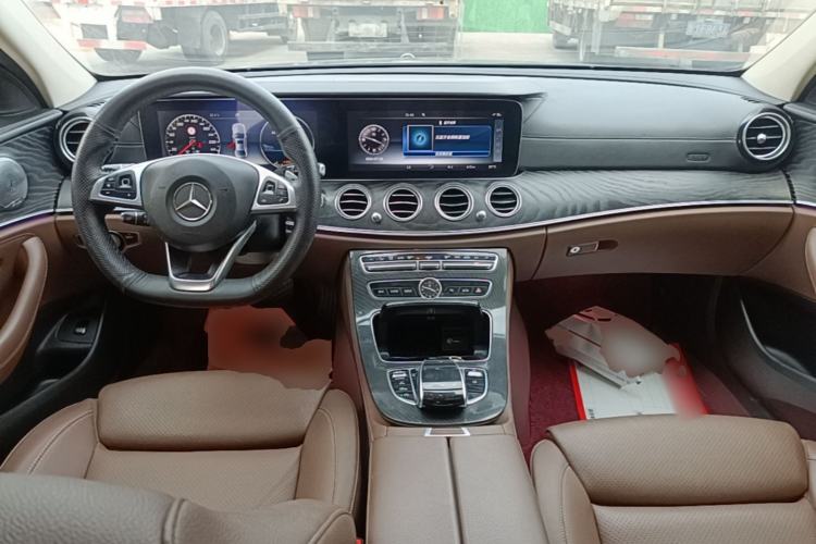 Used Mercedes-Benz E-Class 2016 E 200 L Center Console