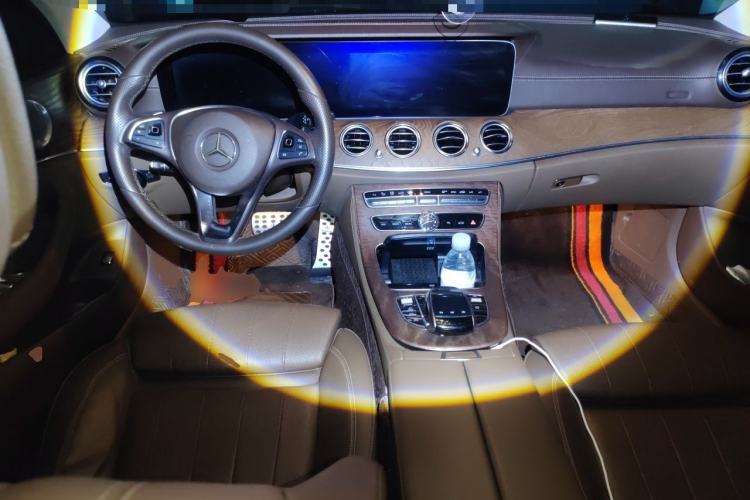 Used Mercedes-Benz E-Class 2016 E 200 L Center Console