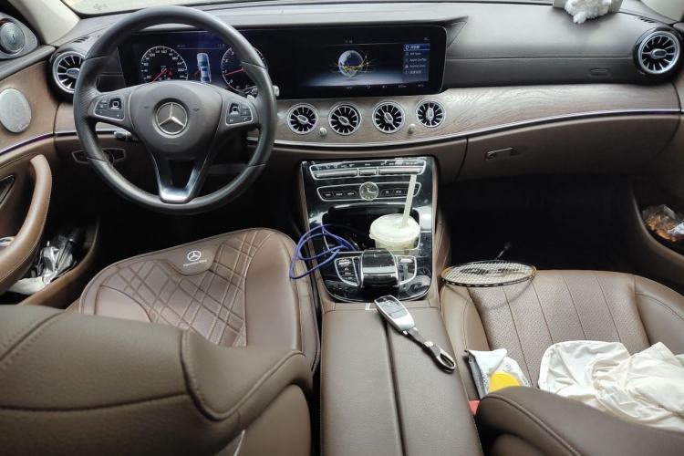 Used Mercedes-Benz E-Class 2016 E 300 L Stylish Model Center Console