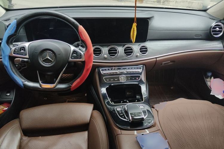 Used Mercedes-Benz E-Class 2016 E 200 L Sport Edition Center Console