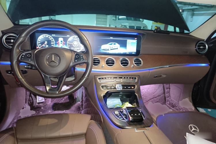 Used Mercedes-Benz E-Class 2016 E 200 L Center Console