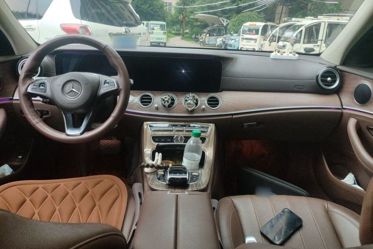 Used Mercedes-Benz E-Class 2016 E 300 L Luxury Model Center Console