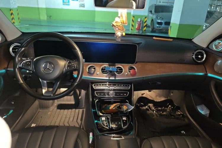 Used Mercedes-Benz E-Class 2016 E 300 L Stylish Model Center Console