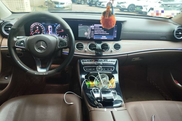 Used Mercedes-Benz E-Class 2016 E 300 L Stylish Model Center Console