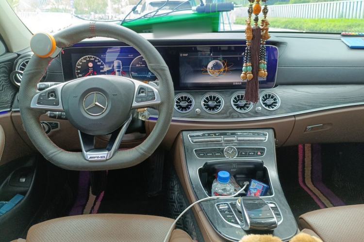 Used Mercedes-Benz E-Class 2016 E 200 L Sport Edition Center Console