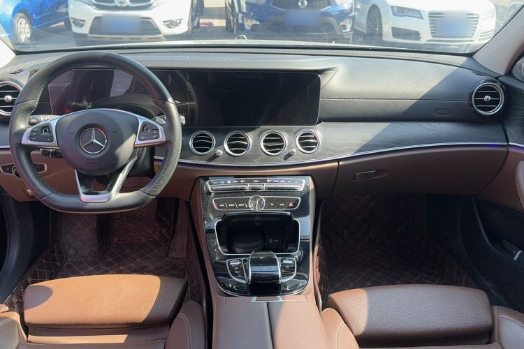 Used Mercedes-Benz E-Class 2016 E 200 L Sport Edition Center Console