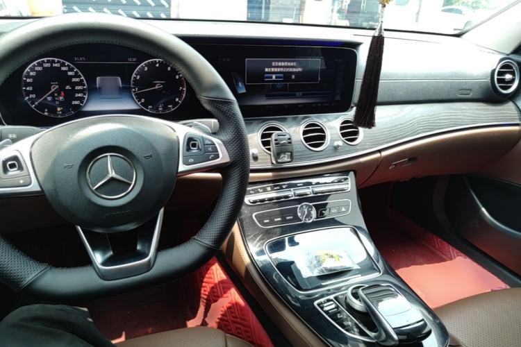 Used Mercedes-Benz E-Class 2016 E 300 L Sport Luxury Model Center Console