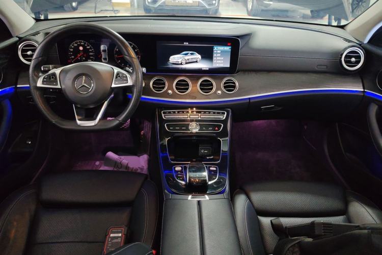 Used Mercedes-Benz E-Class 2016 E 200 L Sport Edition Center Console