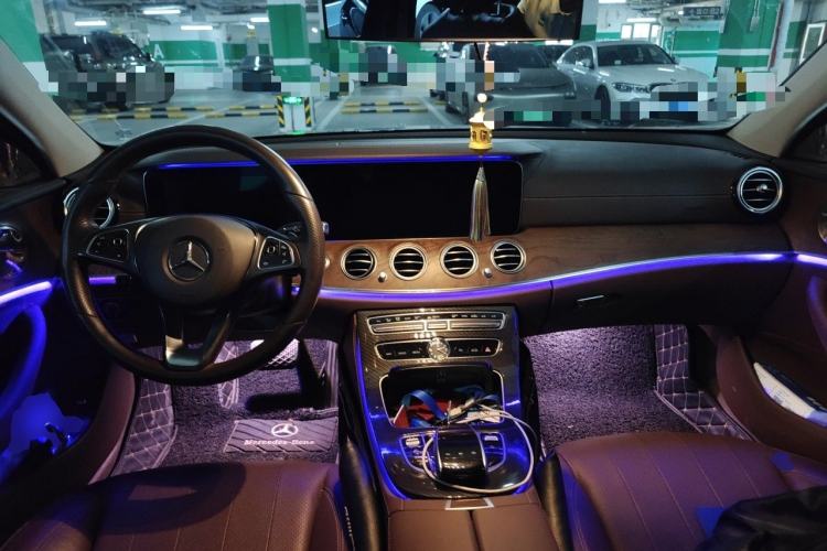 Used Mercedes-Benz E-Class 2016 E 300 L Stylish Model Center Console