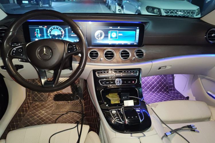Used Mercedes-Benz E-Class 2016 E 200 L Center Console