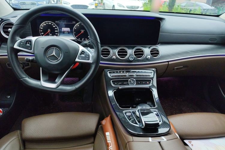 Used Mercedes-Benz E-Class 2016 E 200 L Sport Edition Center Console