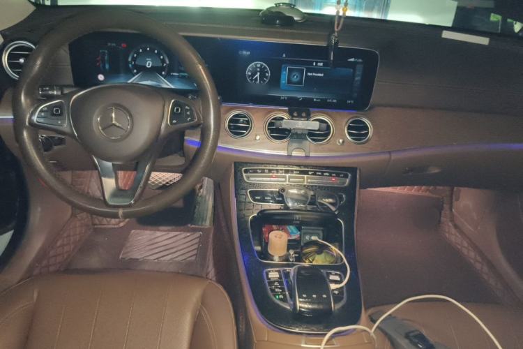 Used Mercedes-Benz E-Class 2016 E 300 L Luxury Model Center Console