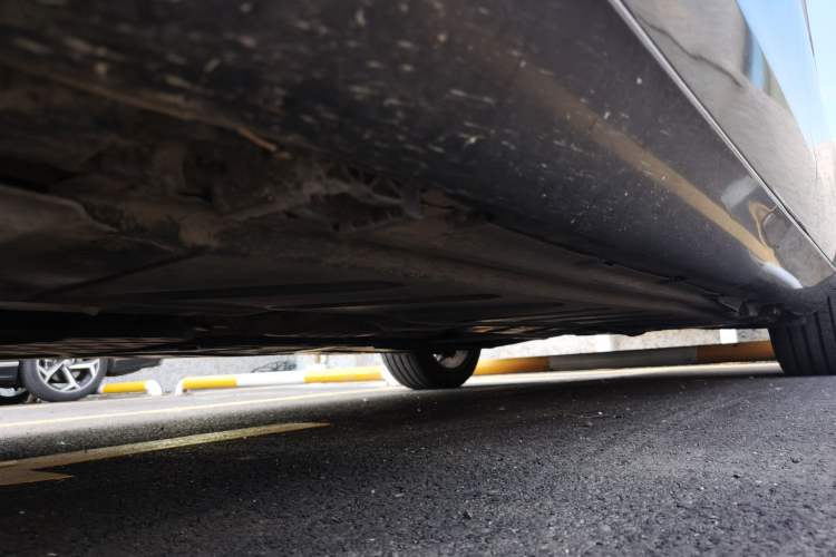 Used Mercedes-Benz E-Class 2016 E 300 L Stylish Model Chassis Front Left