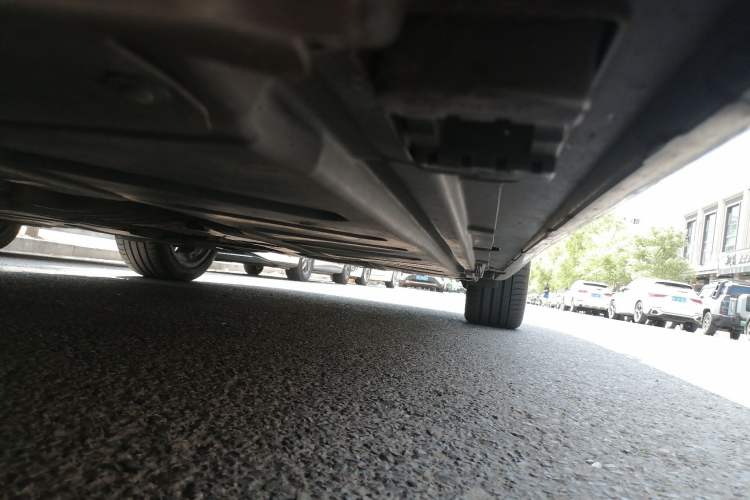 Used Mercedes-Benz E-Class 2016 E 300 L Stylish Model Chassis Front Left