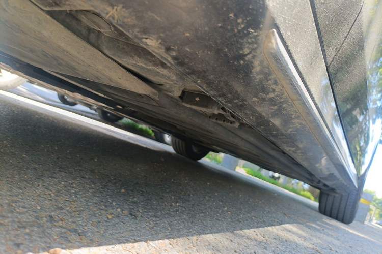 Used Mercedes-Benz E-Class 2016 E 300 L Sporty and Stylish Model Chassis Front Left