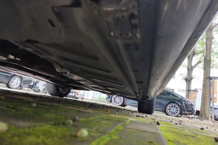 Used Mercedes-Benz E-Class 2016 E 200 L Sport Edition Chassis Front Left