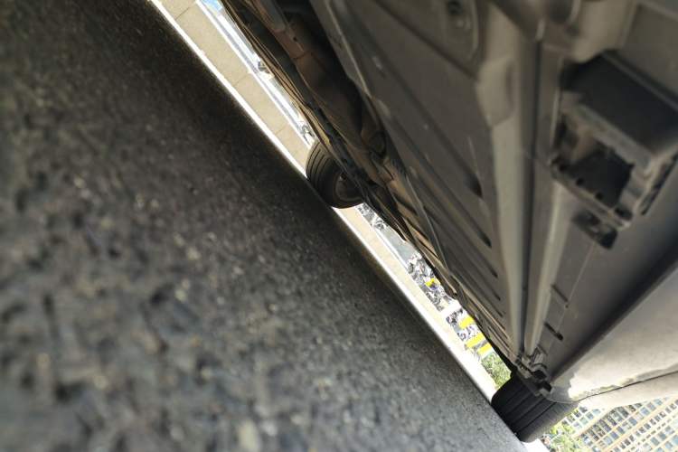 Used Mercedes-Benz E-Class 2016 E 200 L Sport Edition Chassis Front Left