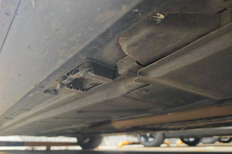 Used Mercedes-Benz E-Class 2016 E 200 L Sport Edition Chassis Front Right