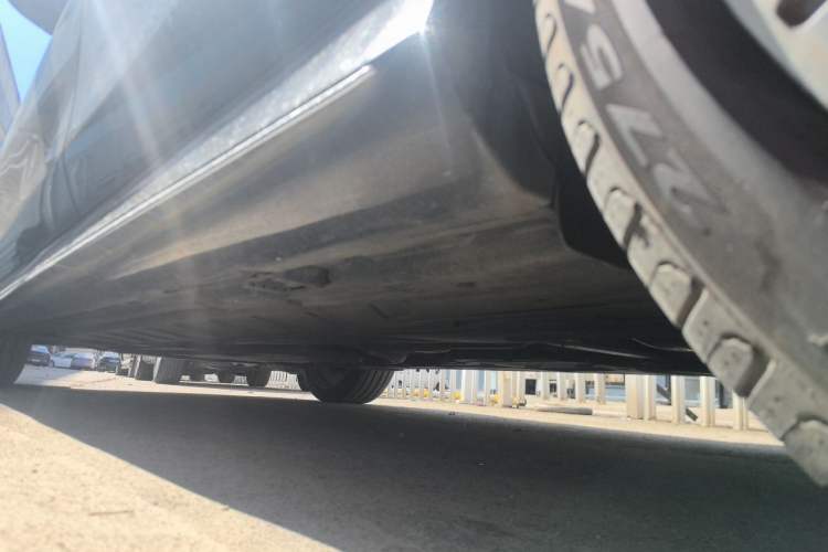 Used Mercedes-Benz E-Class 2016 E 300 L Sporty and Stylish Model Chassis Rear Left