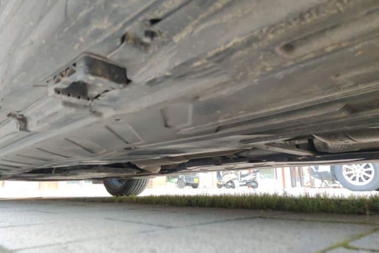Used Mercedes-Benz E-Class 2016 E 200 L Chassis Rear Left