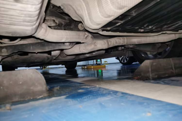 Used Mercedes-Benz E-Class 2016 E 200 L Chassis Rear Left