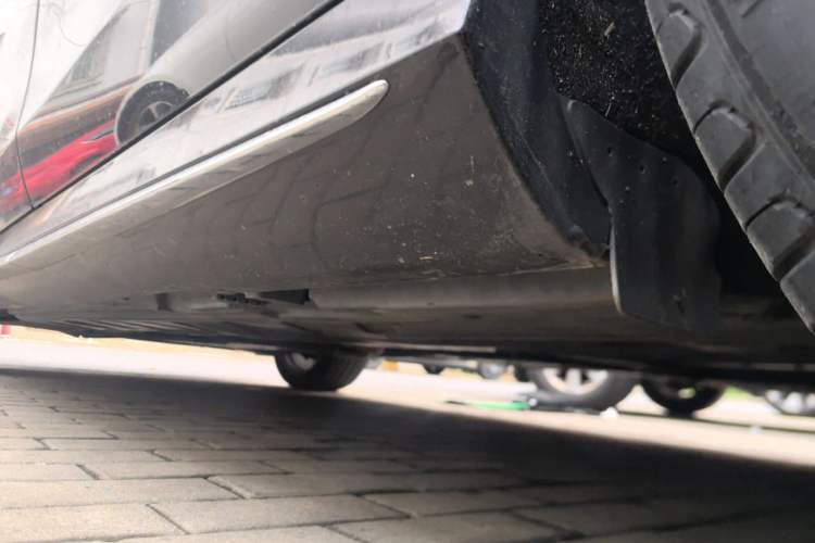 Used Mercedes-Benz E-Class 2016 E 300 L Sporty and Stylish Model Chassis Rear Left