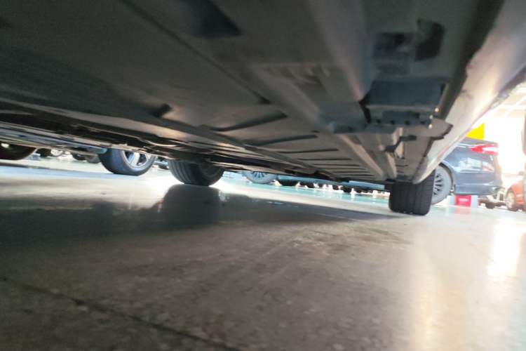 Used Mercedes-Benz E-Class 2016 E 200 L Chassis Rear Right