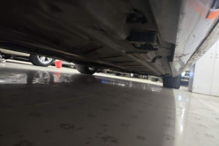 Used Mercedes-Benz E-Class 2016 E 200 L Sport Edition Chassis Rear Right