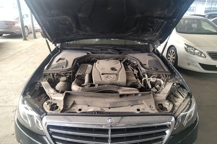 Used Mercedes-Benz E-Class 2016 E 200 L Engine Bay