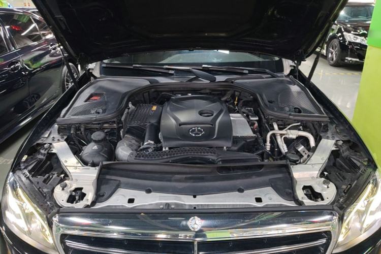 Used Mercedes-Benz E-Class 2016 E 200 L Engine Bay