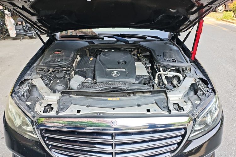 Used Mercedes-Benz E-Class 2016 E 200 L Engine Bay
