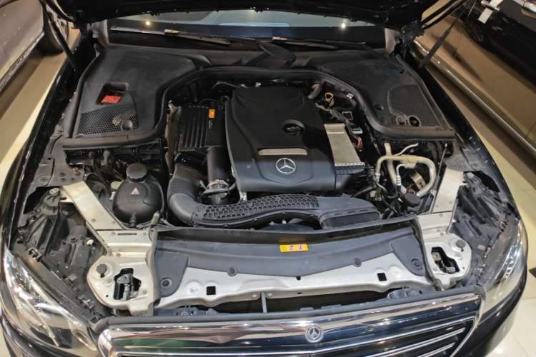 Used Mercedes-Benz E-Class 2016 E 200 L Engine Bay