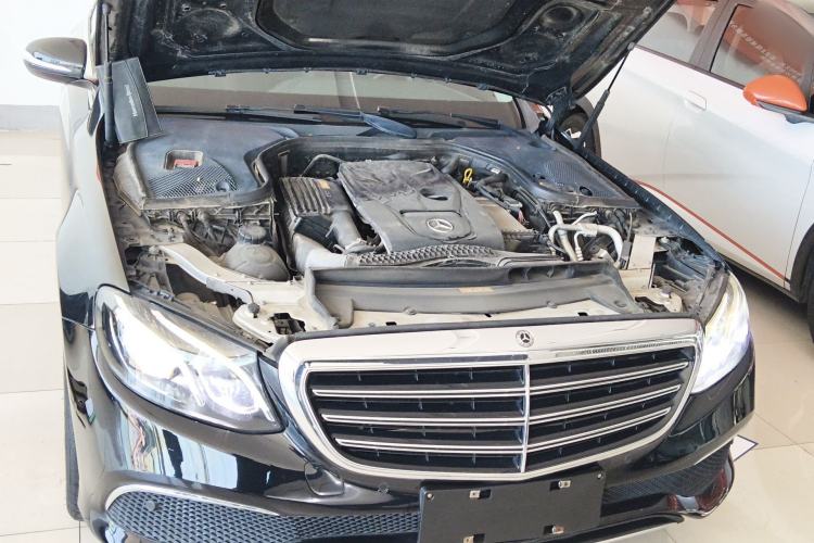 Used Mercedes-Benz E-Class 2016 E 200 L Engine Bay