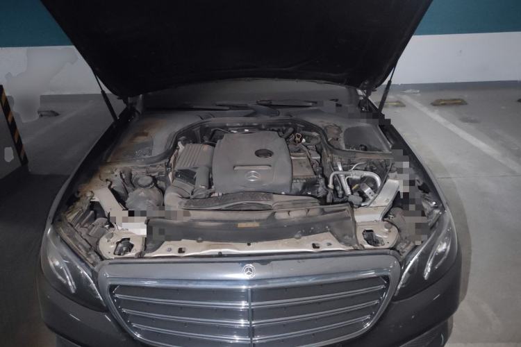 Used Mercedes-Benz E-Class 2016 E 200 L Engine Bay