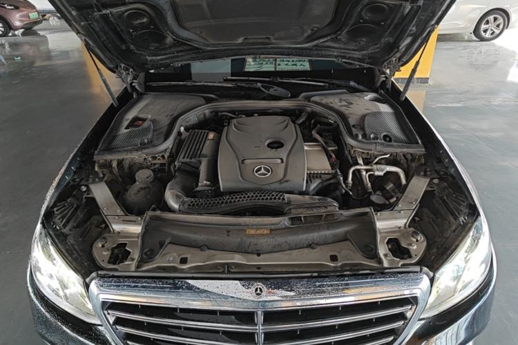 Used Mercedes-Benz E-Class 2016 E 200 L Engine Bay