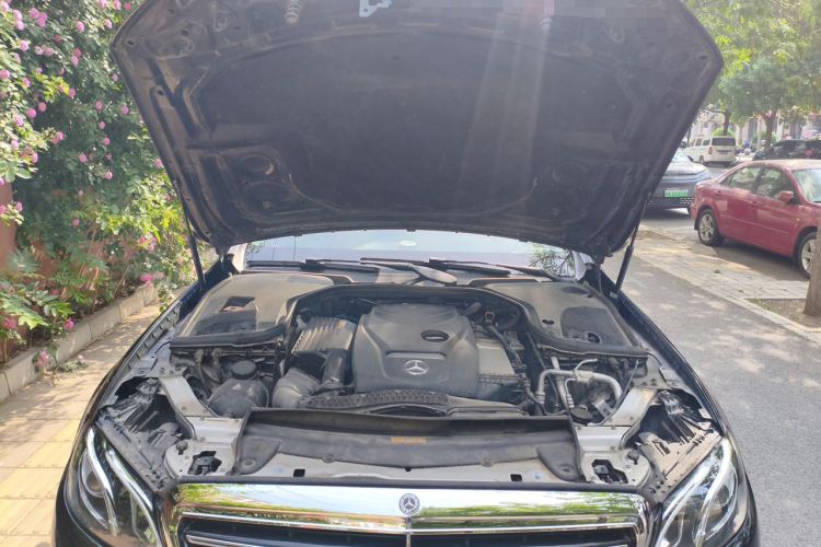 Used Mercedes-Benz E-Class 2016 E 200 L Engine Bay
