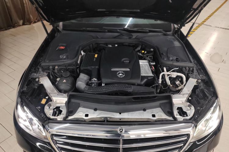 Used Mercedes-Benz E-Class 2016 E 200 L Engine Bay