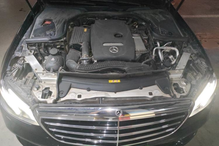 Used Mercedes-Benz E-Class 2016 E 200 L Engine Bay