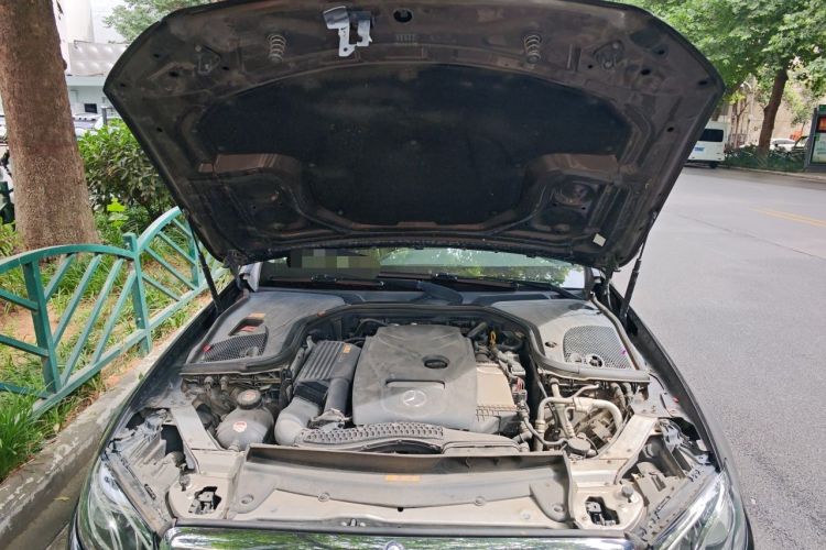 Used Mercedes-Benz E-Class 2016 E 200 L Engine Bay