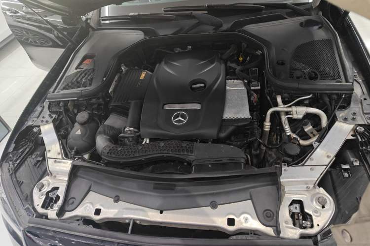 Used Mercedes-Benz E-Class 2016 E 200 L Engine Bay