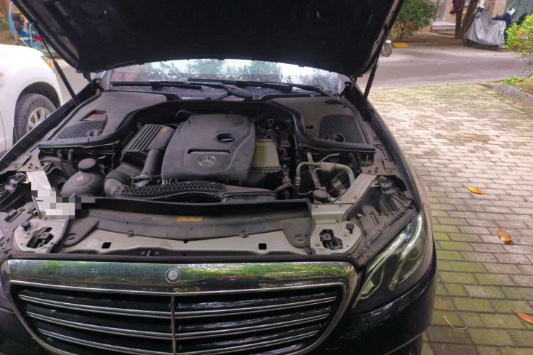 Used Mercedes-Benz E-Class 2016 E 200 L Engine Bay Left